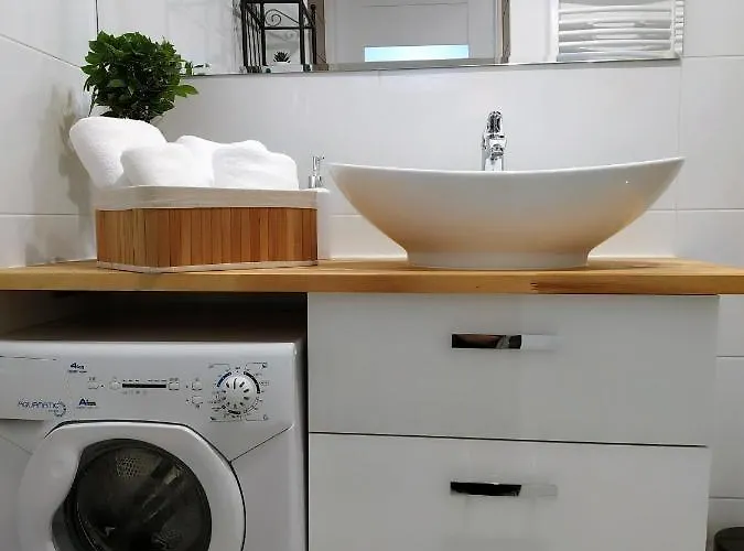 Theapartments Radwanska شقة وودج